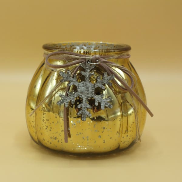 Zlatý sklenený svietnik s drevenou vločkou